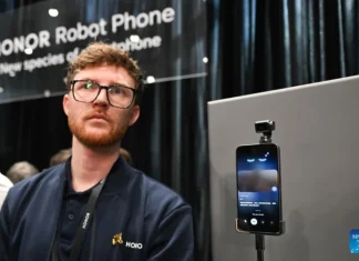 Empresa tecnológica china presenta primer «Robot Phone»